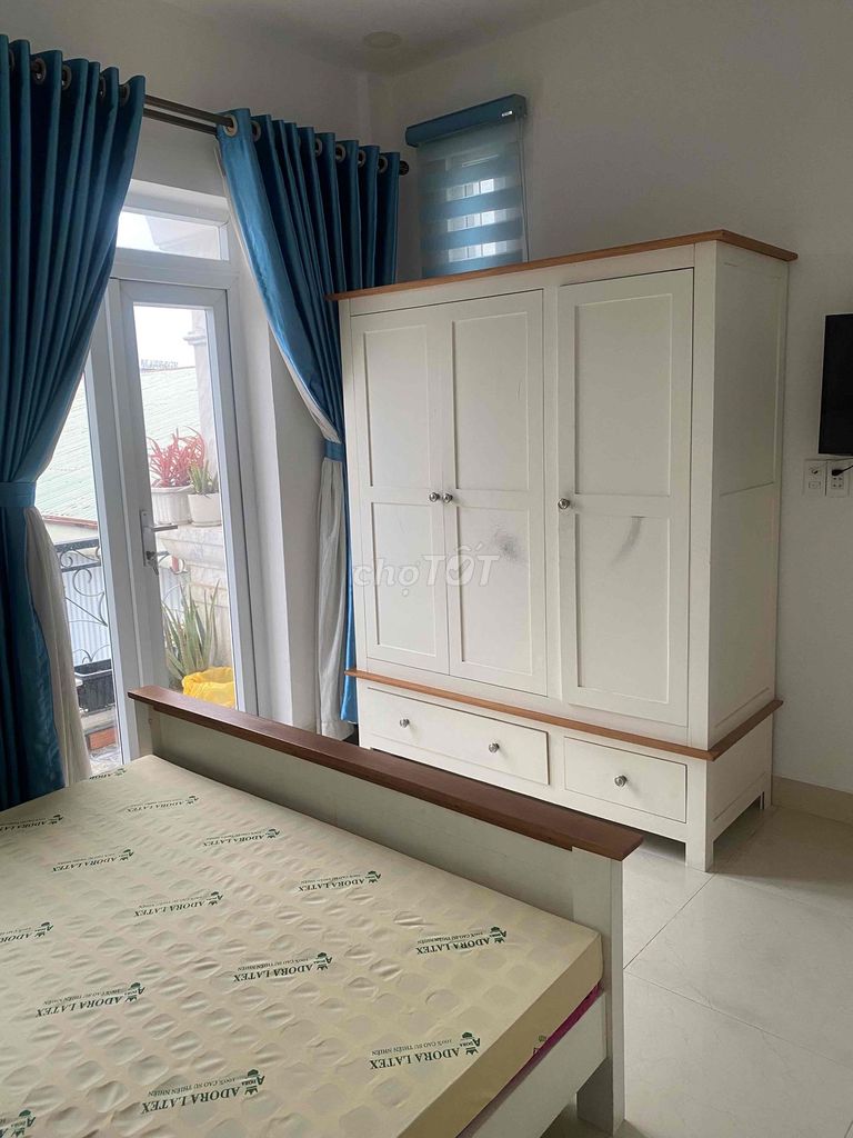 Rent room.