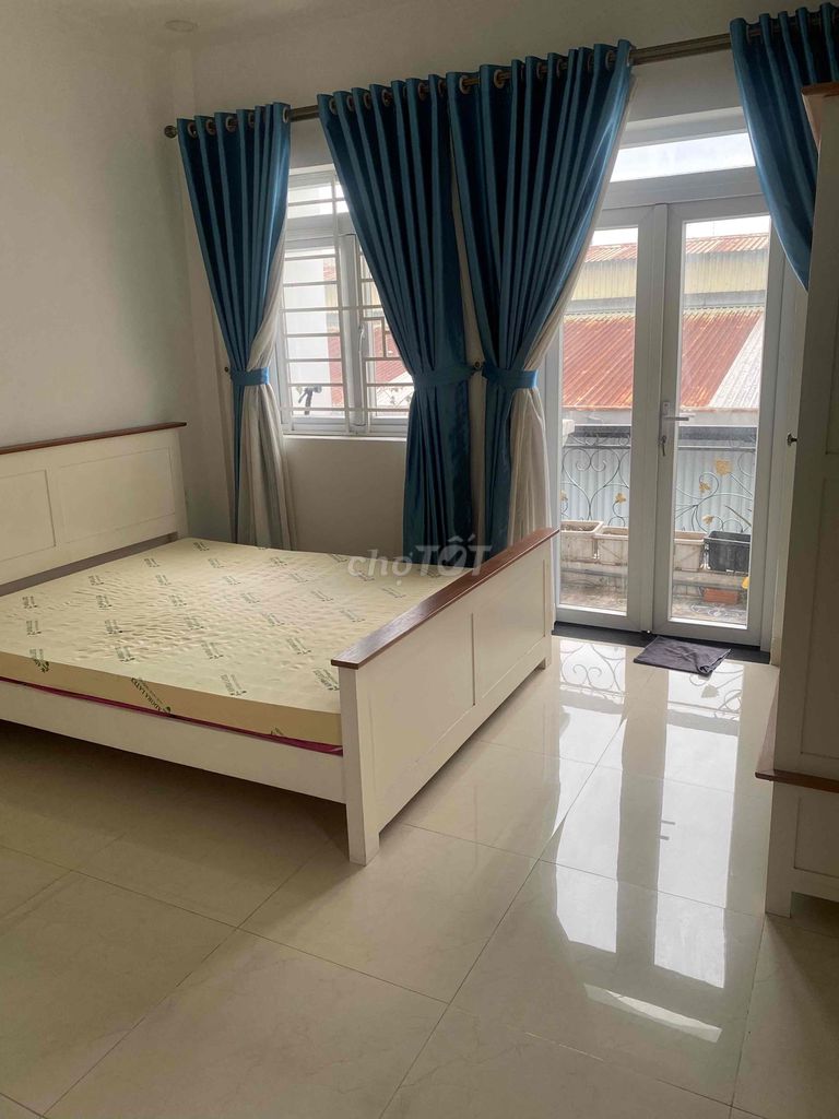 Rent room.