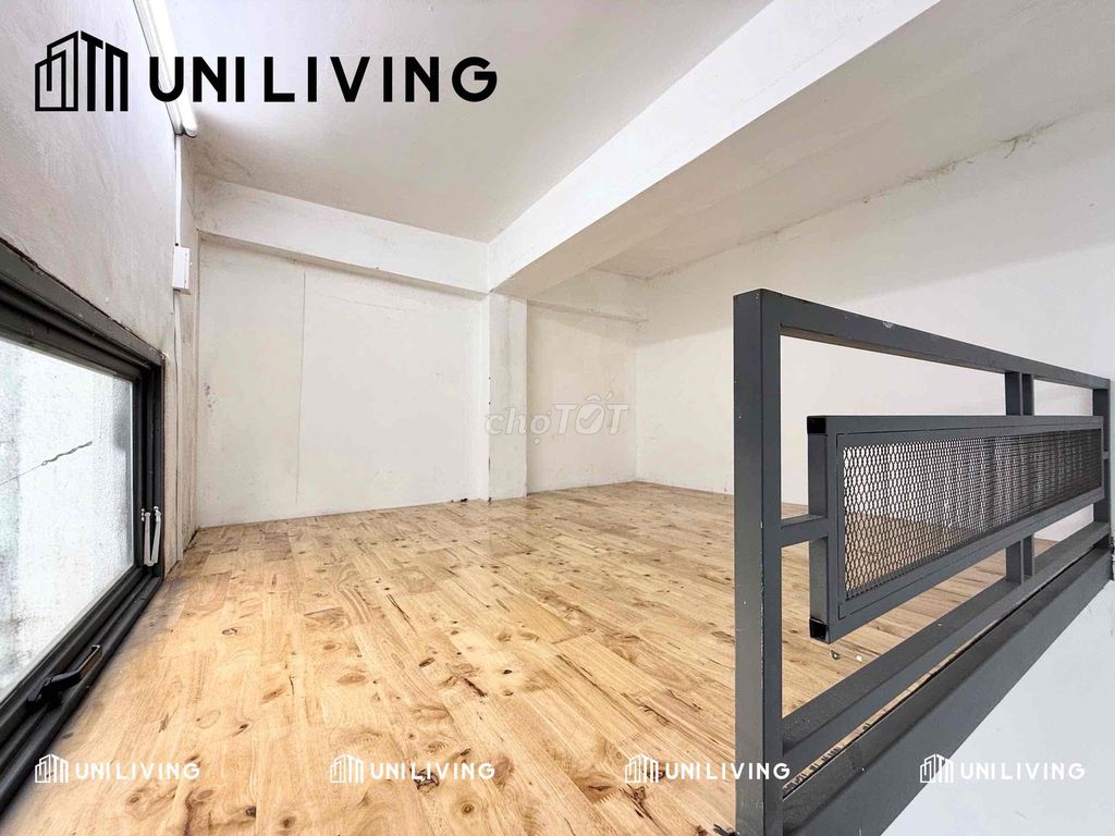 Rent a room with 28 meters of security. Large windows near the market.