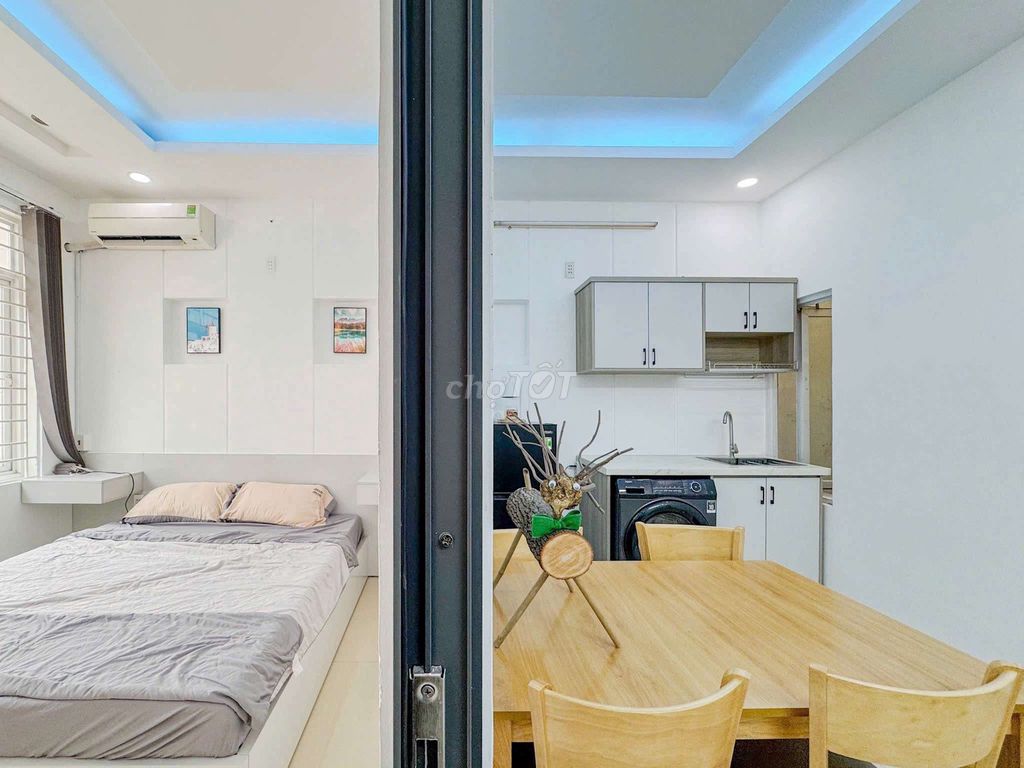 A 1-foot bedroom, right up to 1st-Aventure-way airport for Cat-feeding.