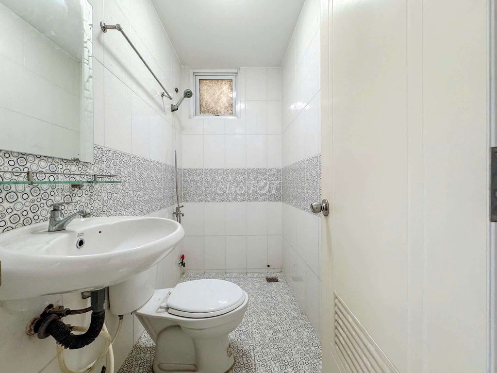 A 1-foot bedroom, right up to 1st-Aventure-way airport for Cat-feeding.