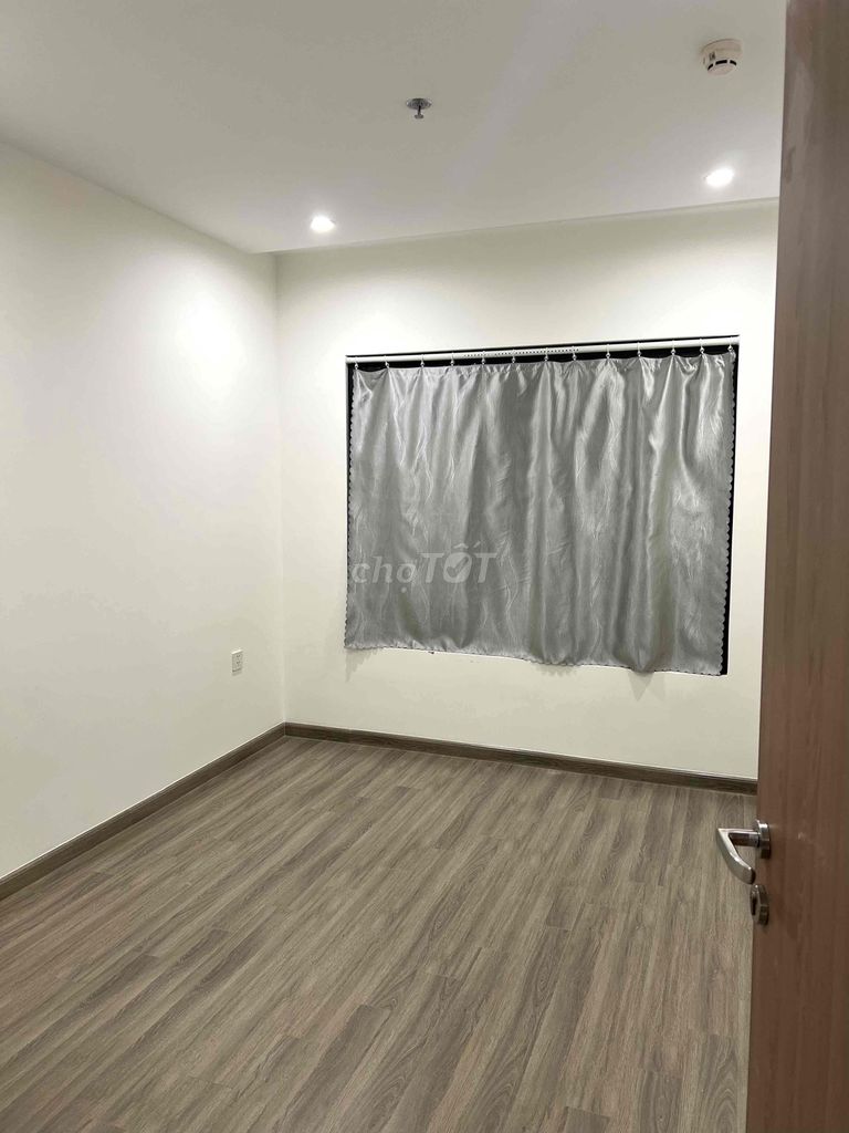 We need to rent a bedroom. Plus 52 meters.