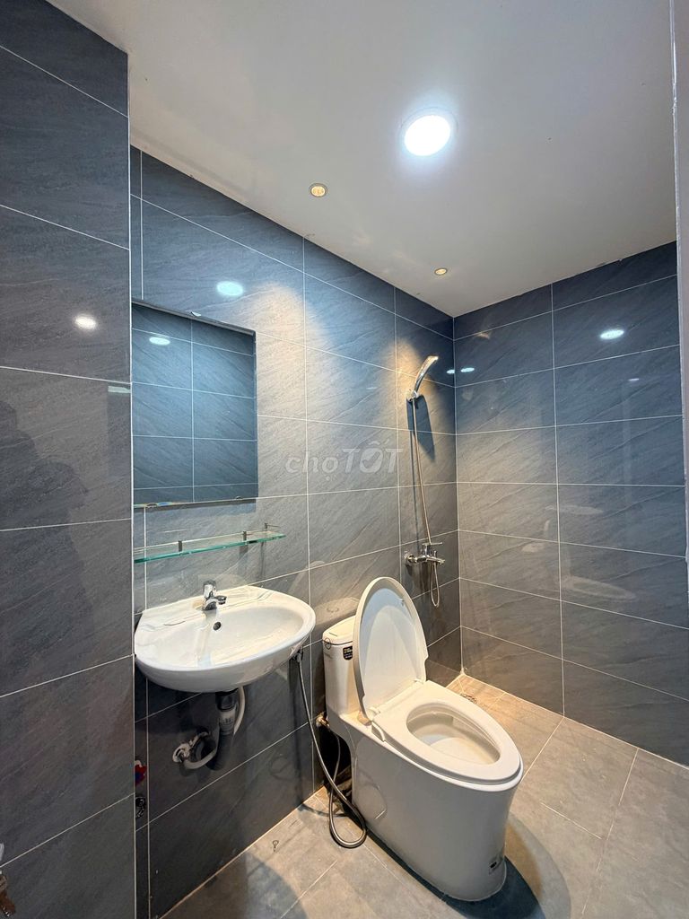 A hyper-max 1 bedroom - brand new house 100% . Đoàn Thị Điểm