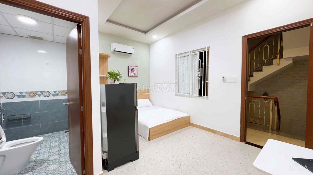 It's the owner who rents the apartment in brand new form near the university of economics.