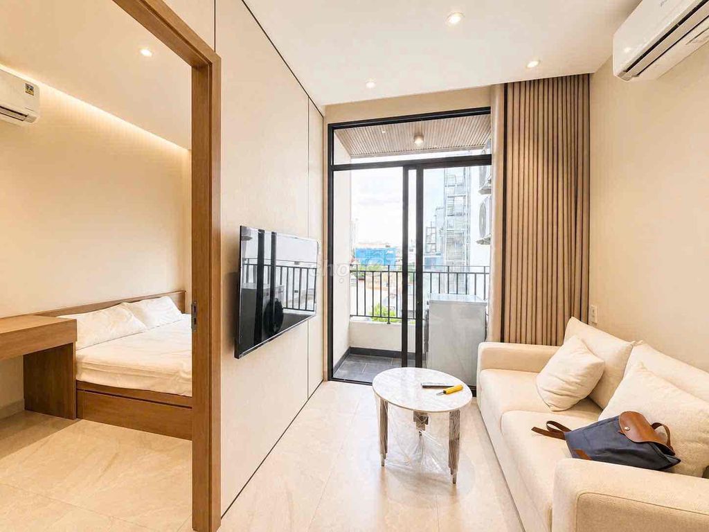 The new service apartment is 100%, the Home of Seven, near Tân Định Church.