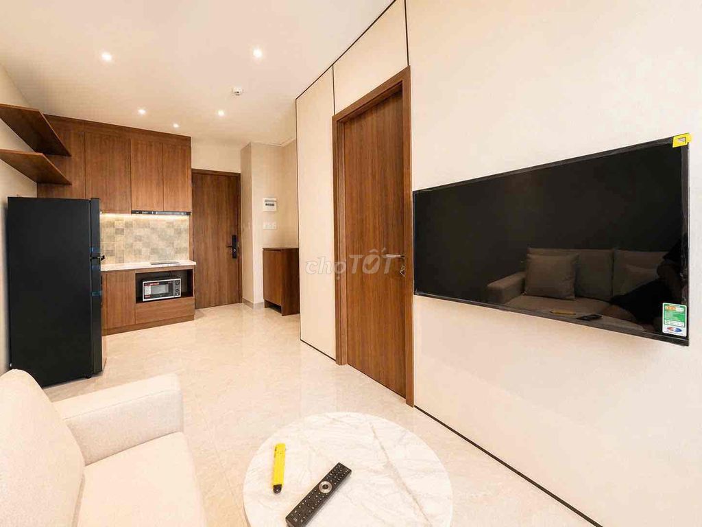 The new service apartment is 100%, the Home of Seven, near Tân Định Church.