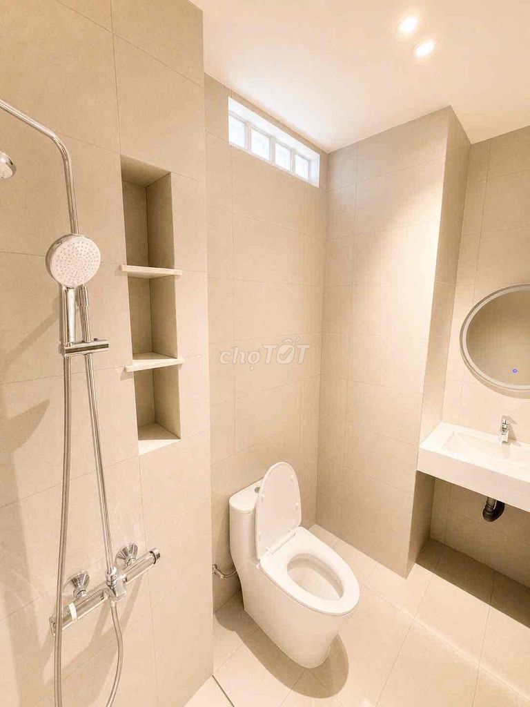 The new service apartment is 100%, the Home of Seven, near Tân Định Church.
