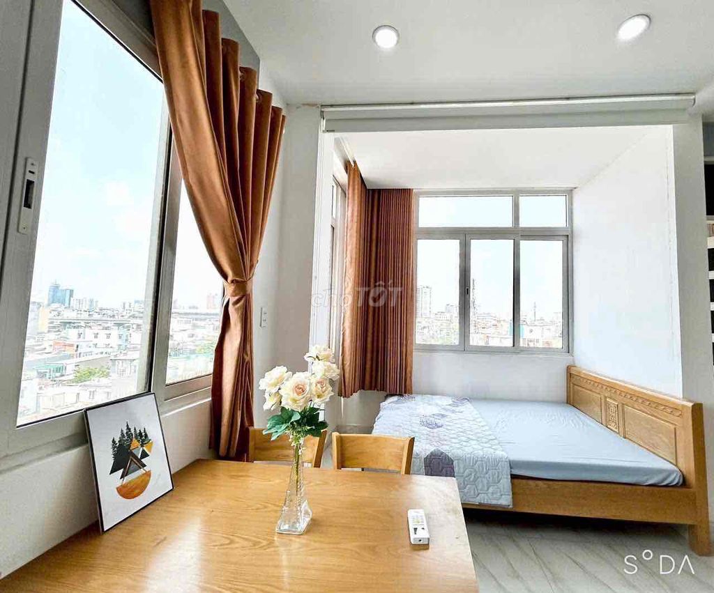 Rent a balcony studio, elevator-view landmark 81, county 1.