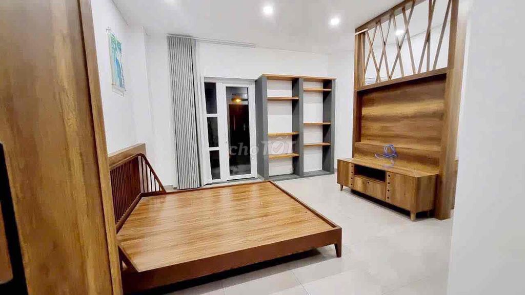 Rent the corner of the garden area 150 meters full of furniture for 27 million sacks.