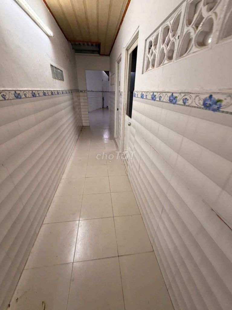 6 meters long, 1pt 1 floor O 9 3 3 3 2 2 8 3
