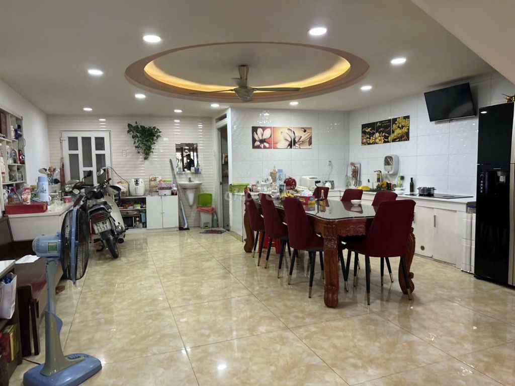 Rent the original Đào Duy Từ, District 10.
