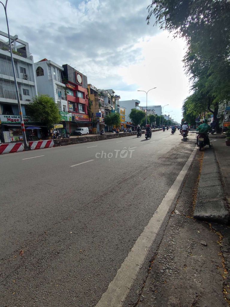 Rent a cash building 288 M2 Vành Đai in, Bình Tân