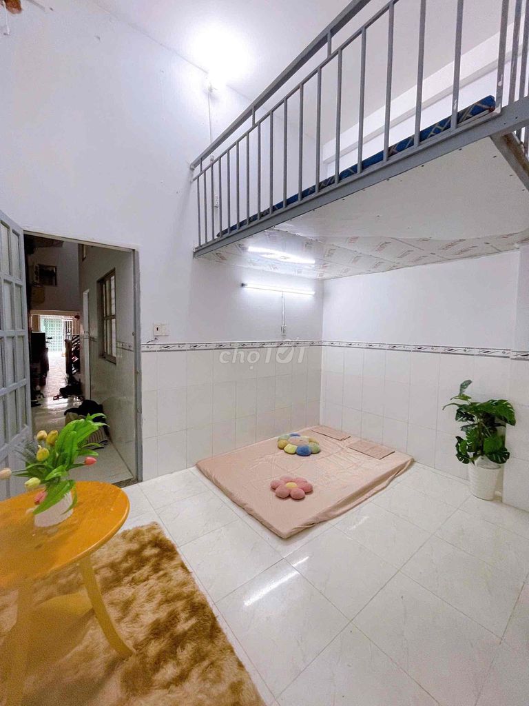 The room is full of Cold Machines, private kitchens, private toilets - Thoại Ngọc Hầu