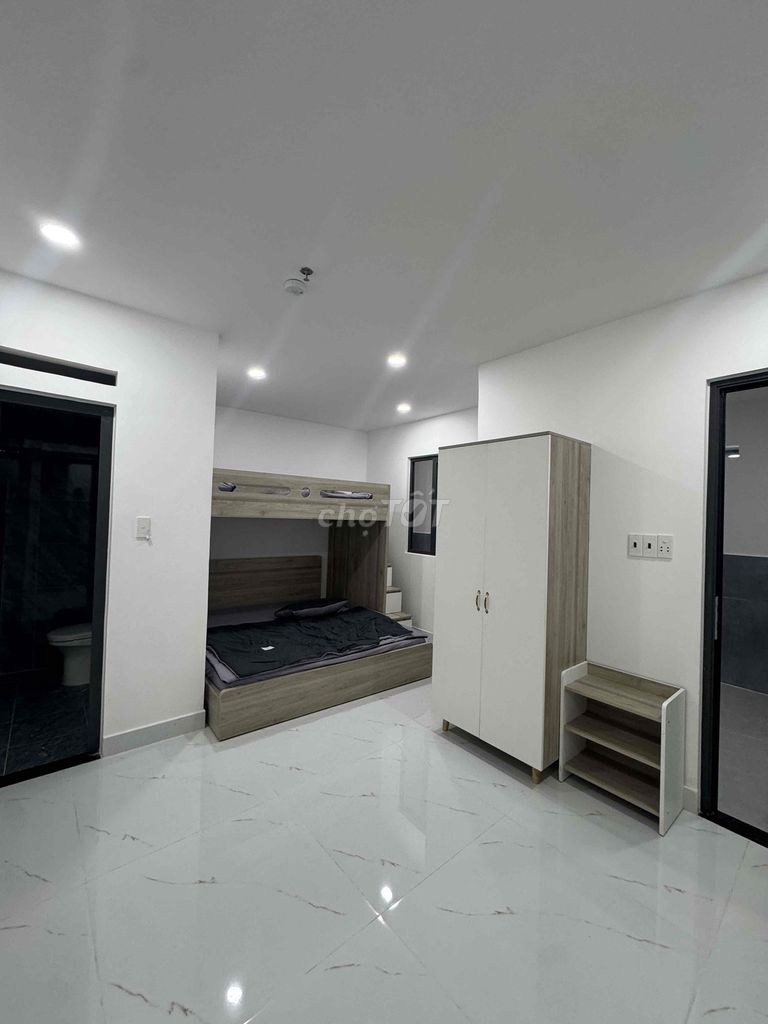 The new suite is full of nuts near the Western Hall of Happiness. The price is 3 million and 5