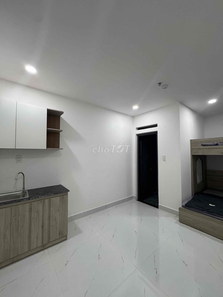 The new suite is full of nuts near the Western Hall of Happiness. The price is 3 million and 5