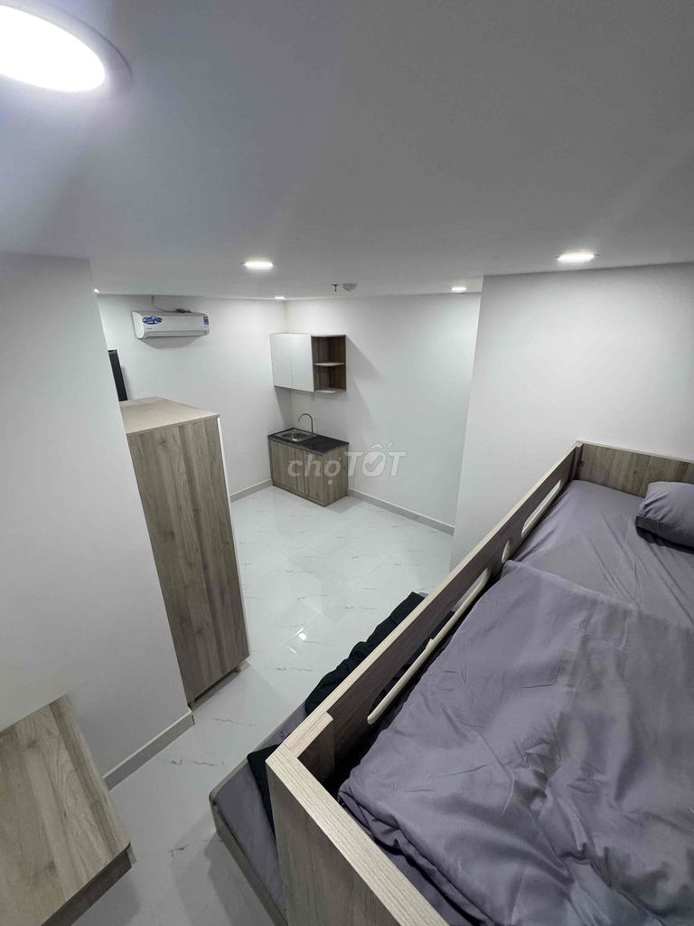 The new suite is full of nuts near the Western Hall of Happiness. The price is 3 million and 5