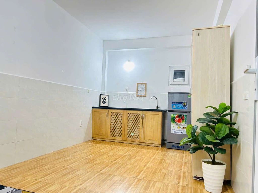 The studio is located right near the front bridge.