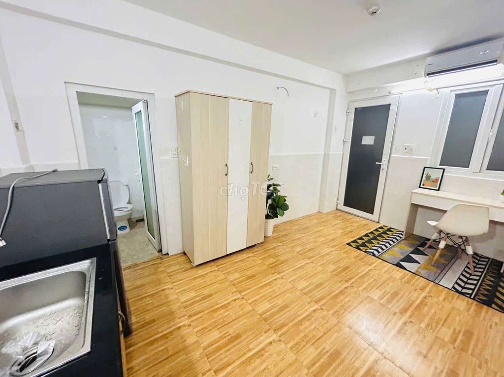 The studio is located right near the front bridge.
