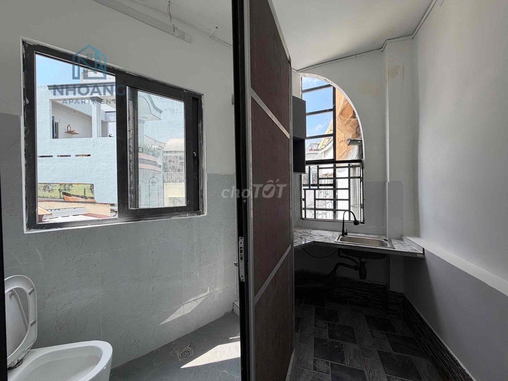Rent the Guardian a new bookies bedroom 100% immediately to Cầu Ông Lãnh District 1.