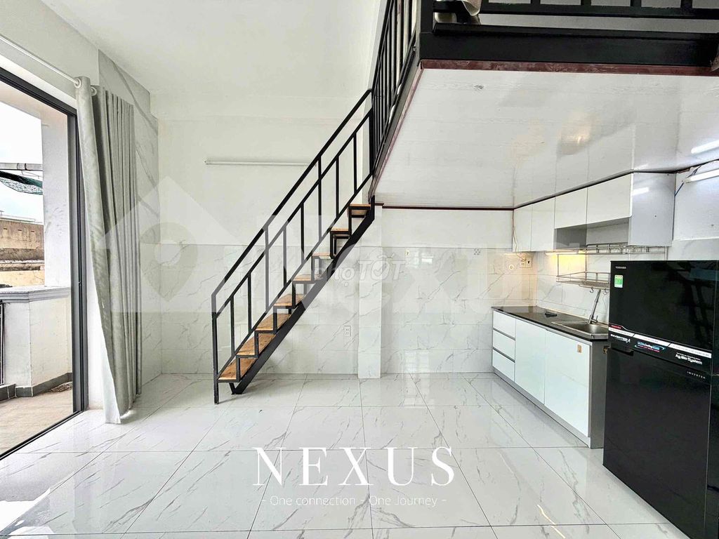 The balcony is 40 meters wide, the interior at the Phú Nhuận.