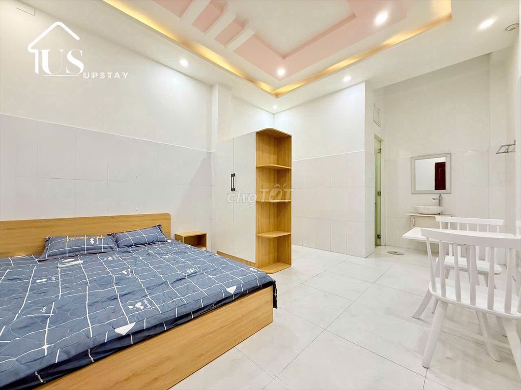 Rent room 25 m2 full interior at the entrance to District 10.