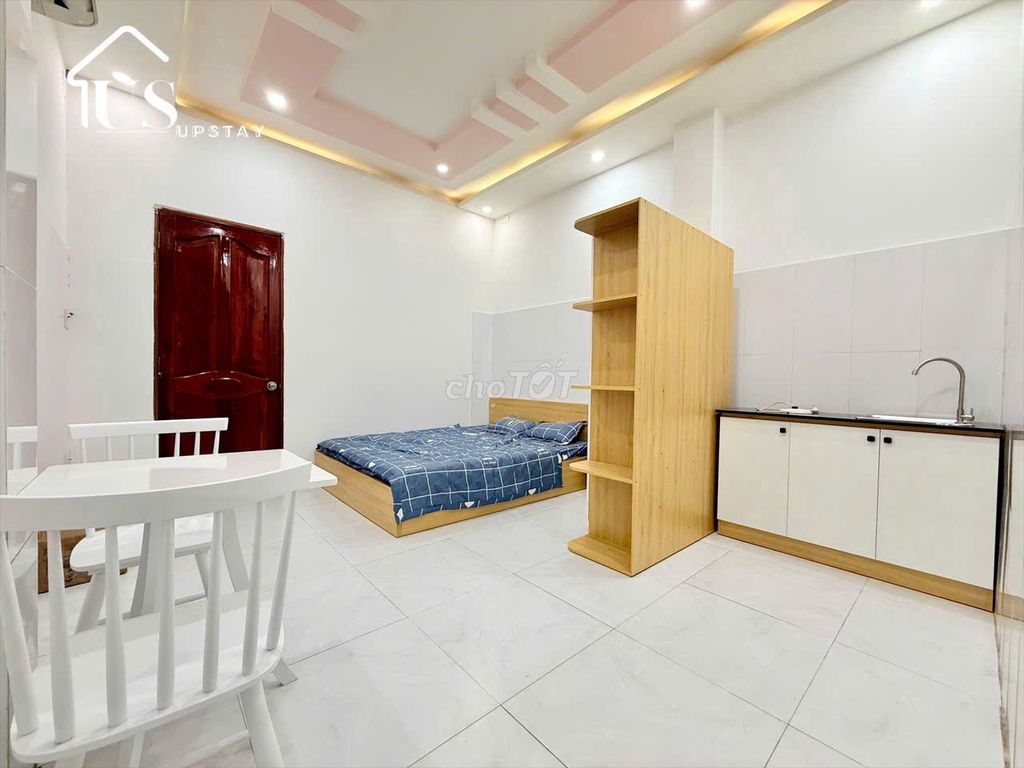 Rent room 25 m2 full interior at the entrance to District 10.