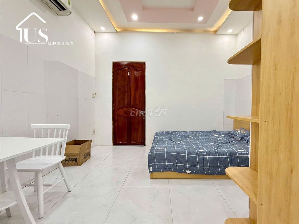Rent room 25 m2 full interior at the entrance to District 10.