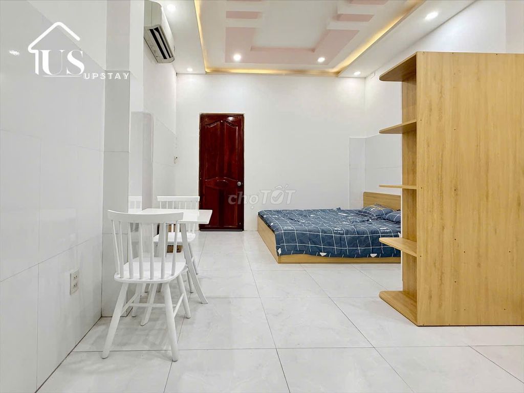 Rent room 25 m2 full interior at the entrance to District 10.