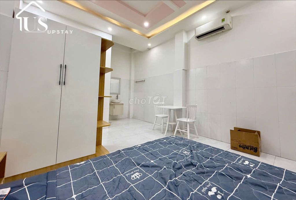 Rent room 25 m2 full interior at the entrance to District 10.