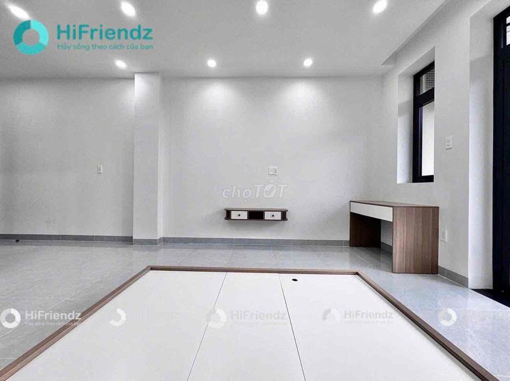 Rent the studio apartment -- the balcony -- it's 100 percent new, it's 100 percent new.