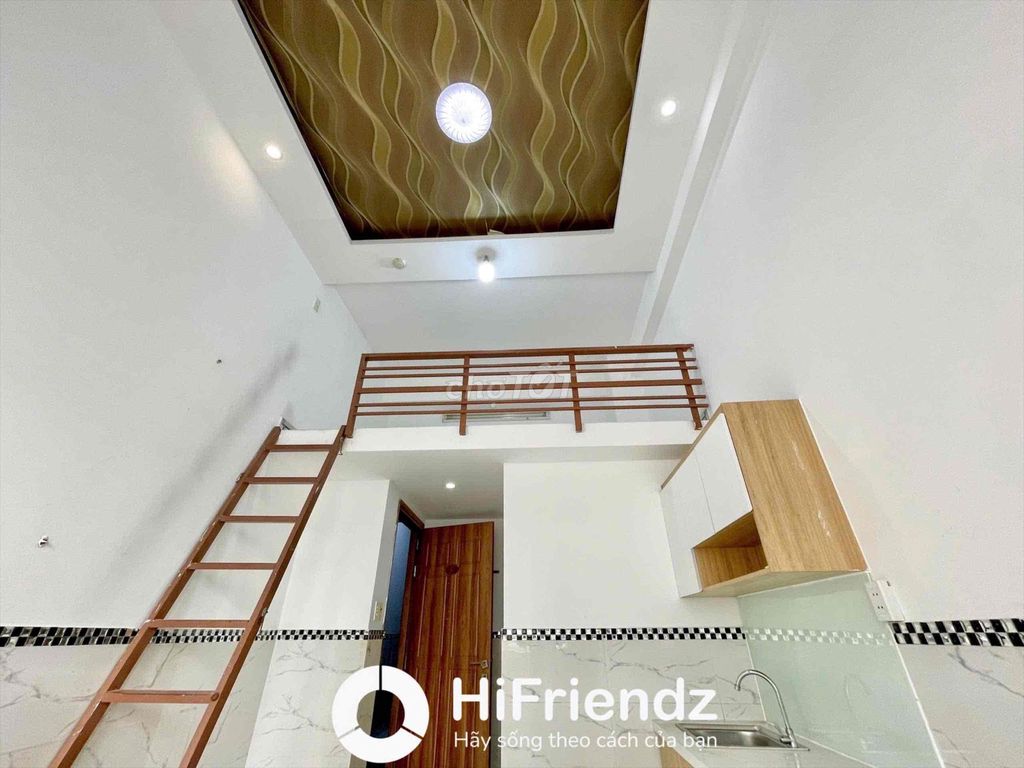 cheap elevator room - right on the Y-A district