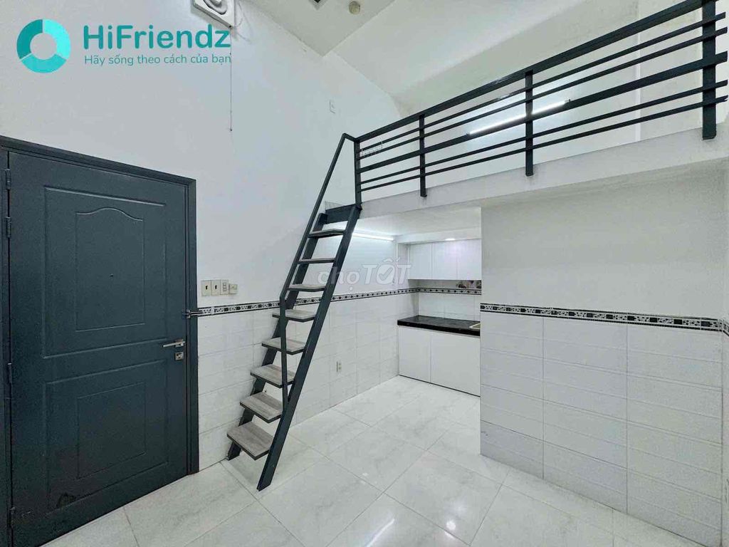 cheap elevator room - right on the Y-A district