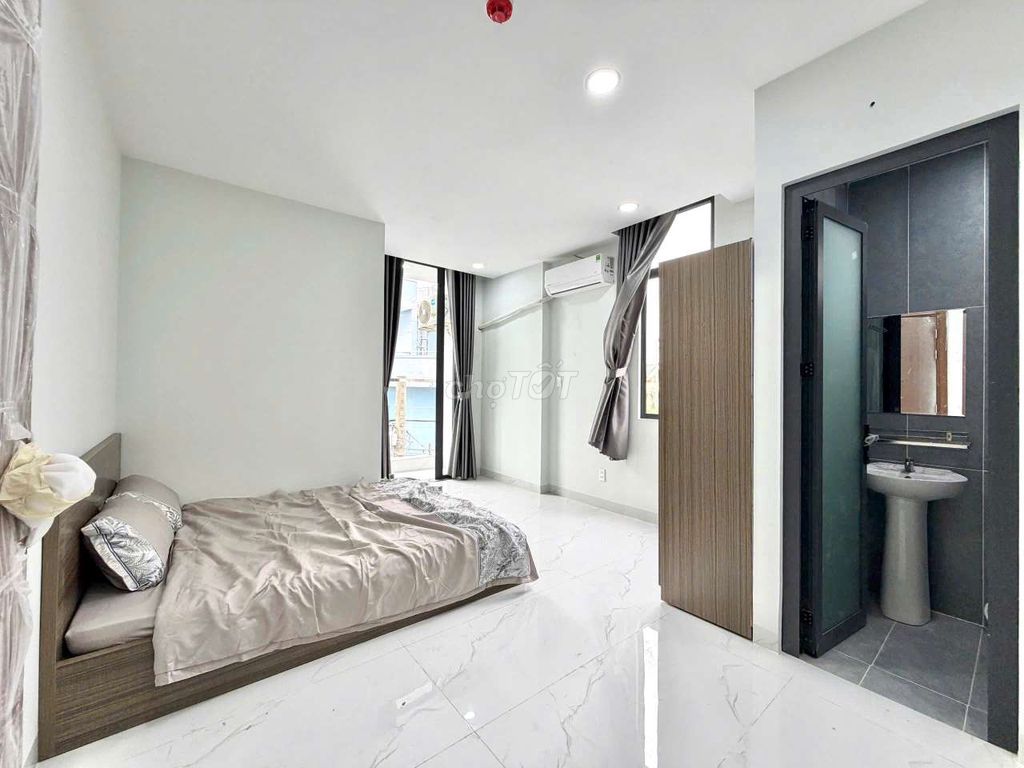 The new high-end hotel room is 100 percent close to the mid-optic software.