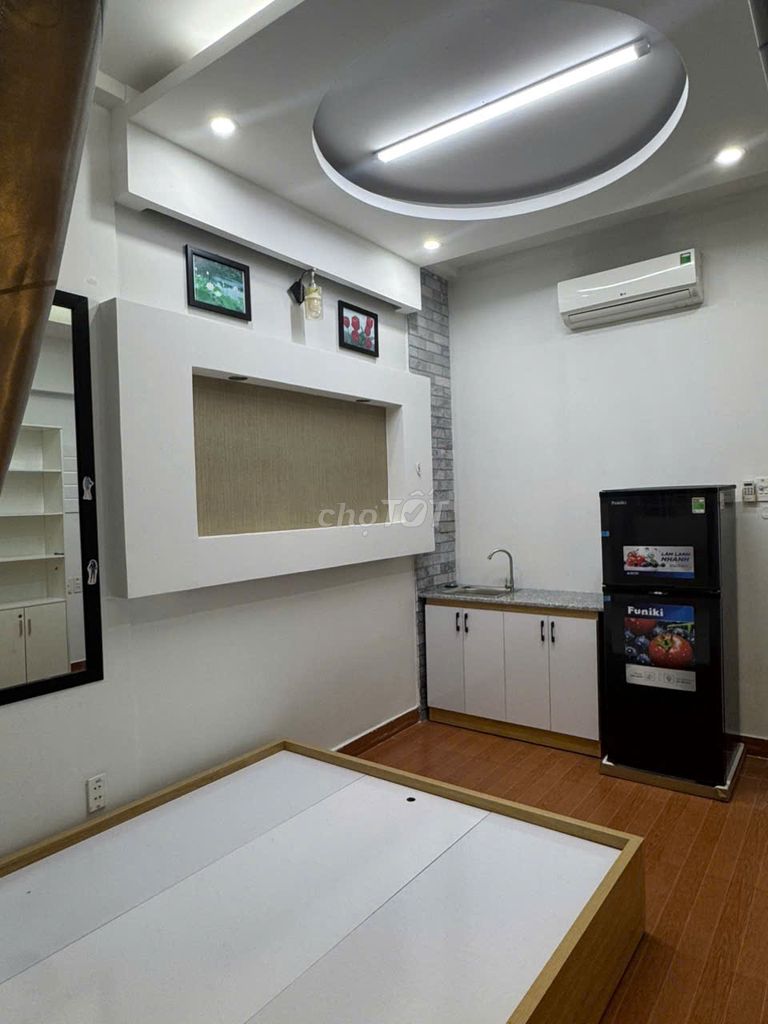 The balcony room is 25 meters 2nd floor, Vạn Kiếp-710th Street.