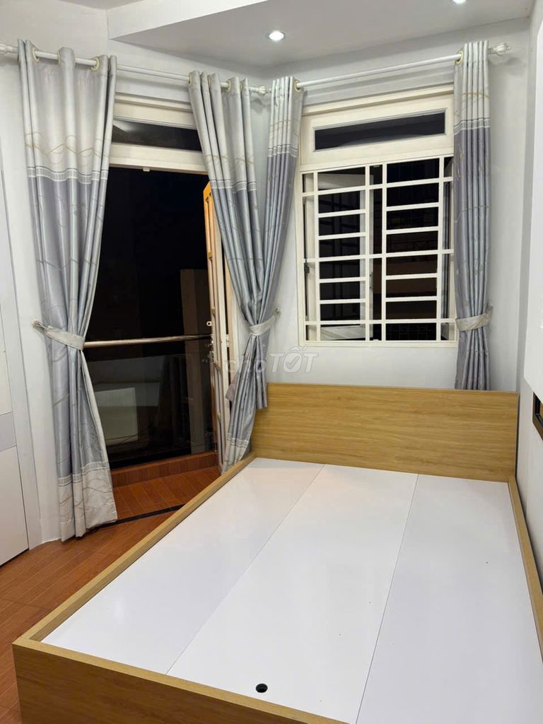 The balcony room is 25 meters 2nd floor, Vạn Kiếp-710th Street.