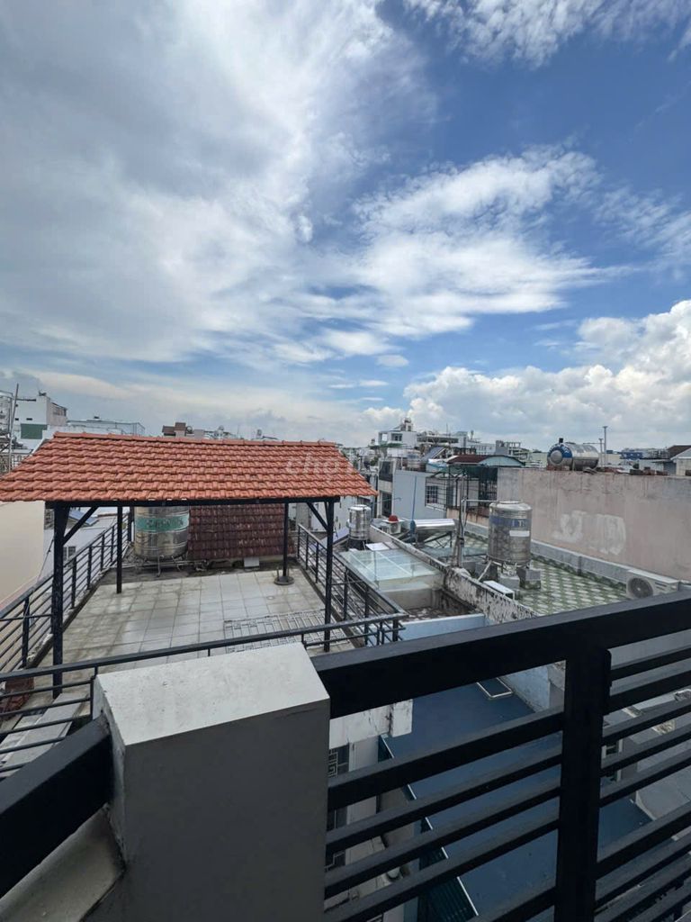 The balcony room is 25 meters 2nd floor, Vạn Kiếp-710th Street.