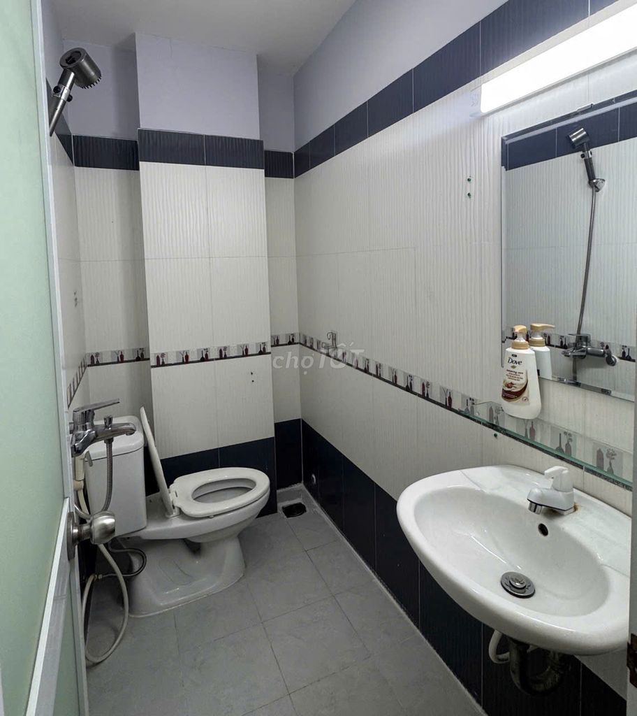 The balcony room is 25 meters 2nd floor, Vạn Kiếp-710th Street.