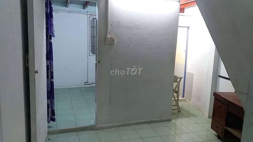 renting rooms (unconquested private)