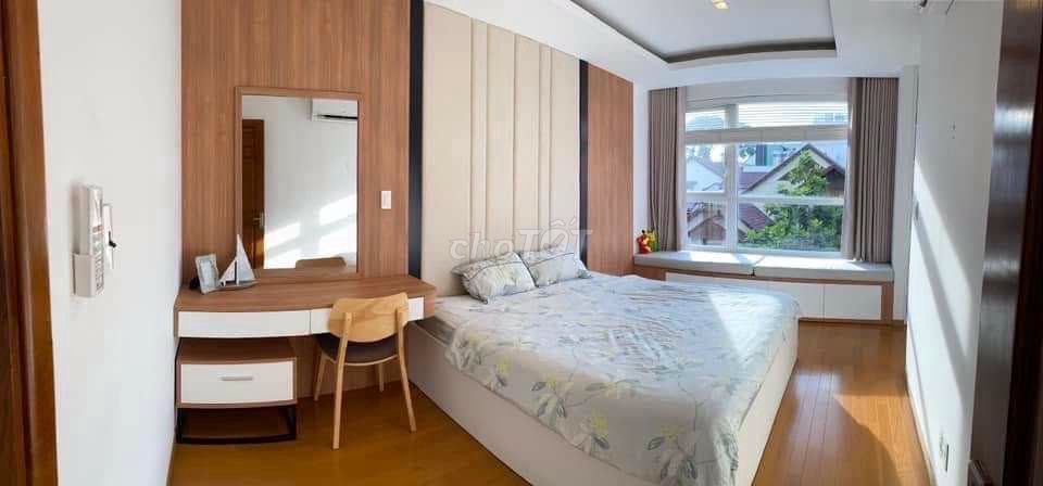 Rent Sky Center, 3 bedrooms, 2 toilets,full interior, nice house.