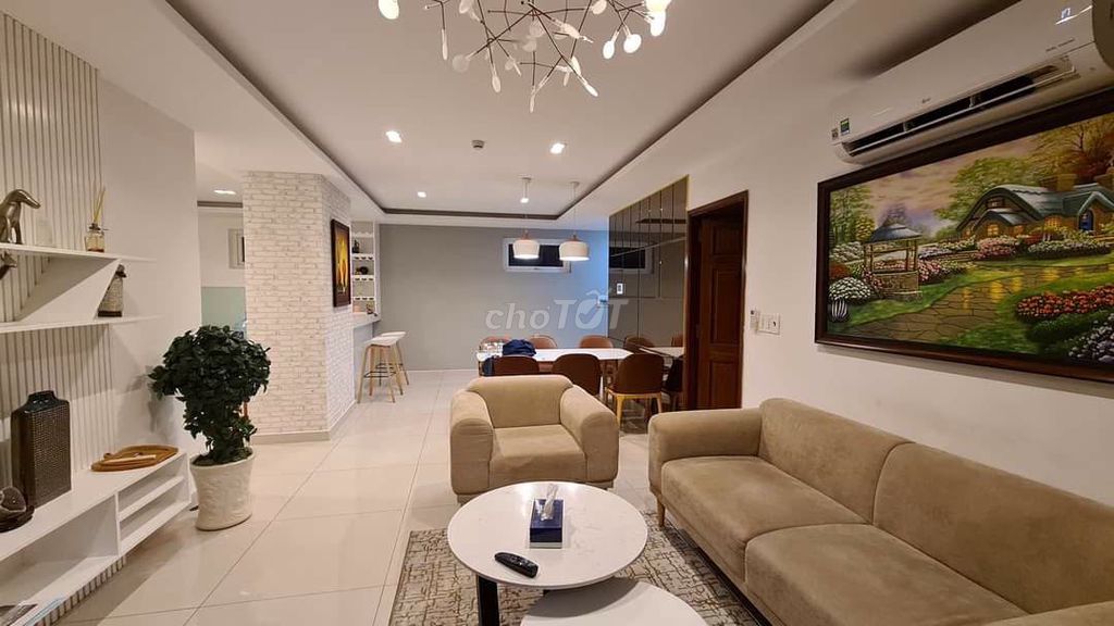Rent Sky Center, 3 bedrooms, 2 toilets,full interior, nice house.
