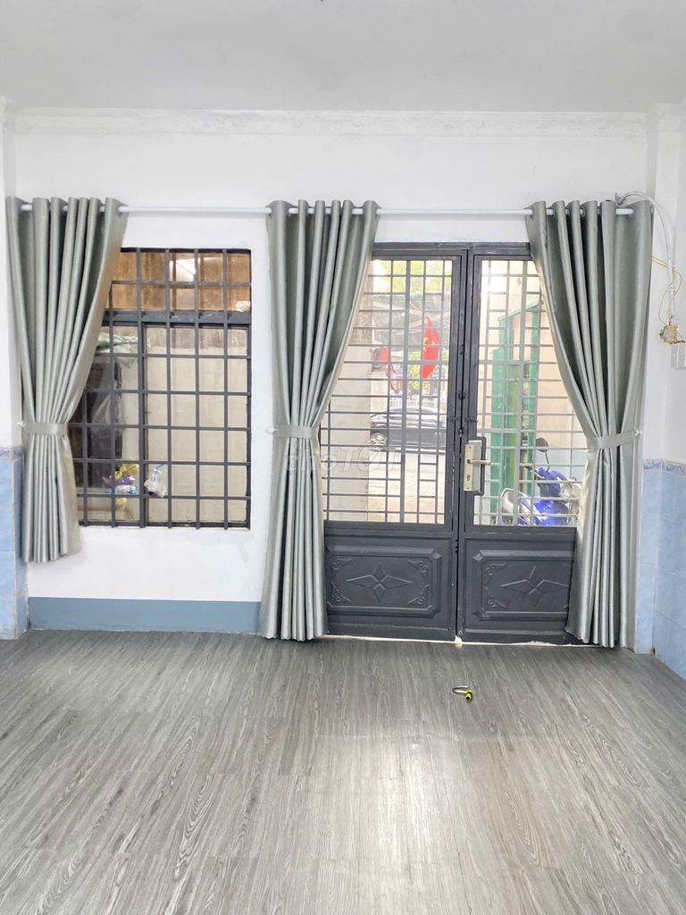 Rent a Hoàng Sa Tân Bình, 4 x15 meters, 12 million.
