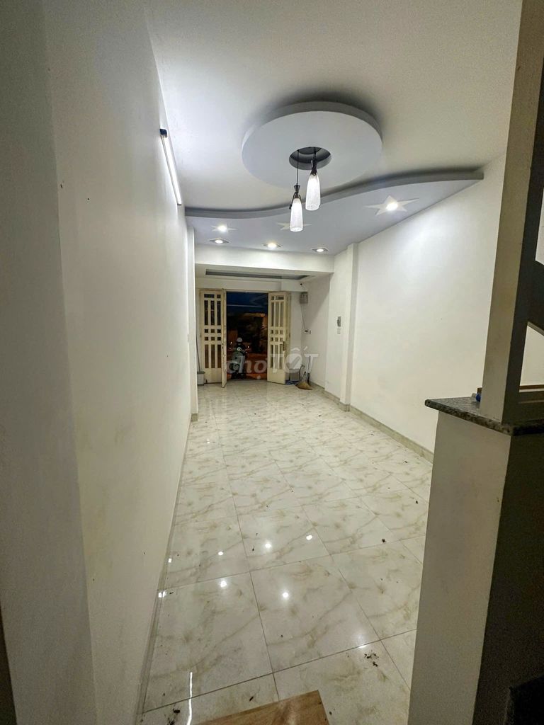 Phan Xích Long cash house, second floor bedroom 2 toilets, 3.2 x14 meters, 15 million