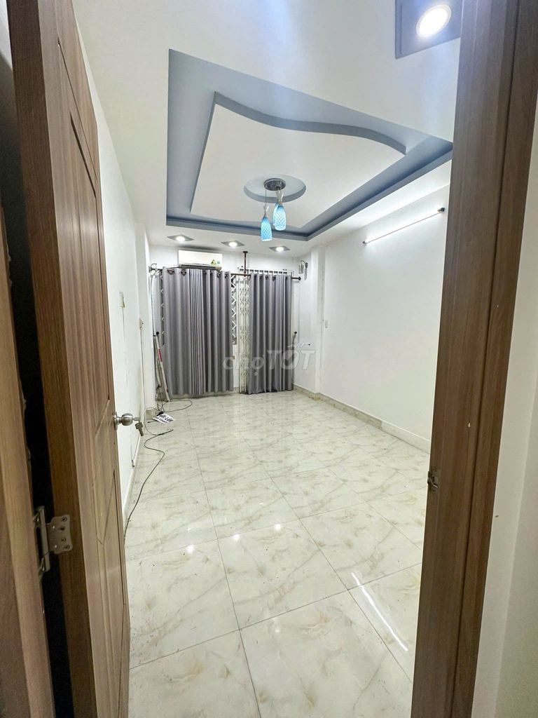 Phan Xích Long cash house, second floor bedroom 2 toilets, 3.2 x14 meters, 15 million