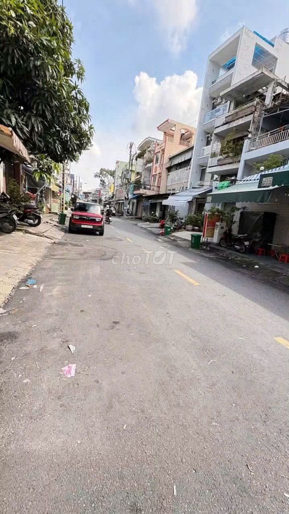 Phan Xích Long cash house, second floor bedroom 2 toilets, 3.2 x14 meters, 15 million