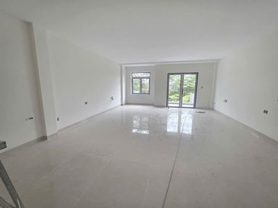 We'll rent a nice, secure apartment for a three-story four-room elevator.