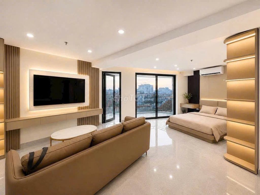 The apartment is Bạch Đằng Full Seven Kingdoms near Tan Son Nhut