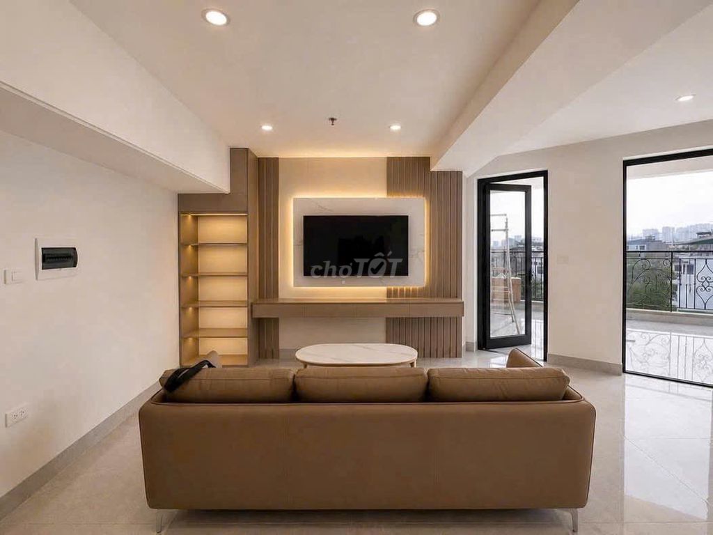 The apartment is Bạch Đằng Full Seven Kingdoms near Tan Son Nhut