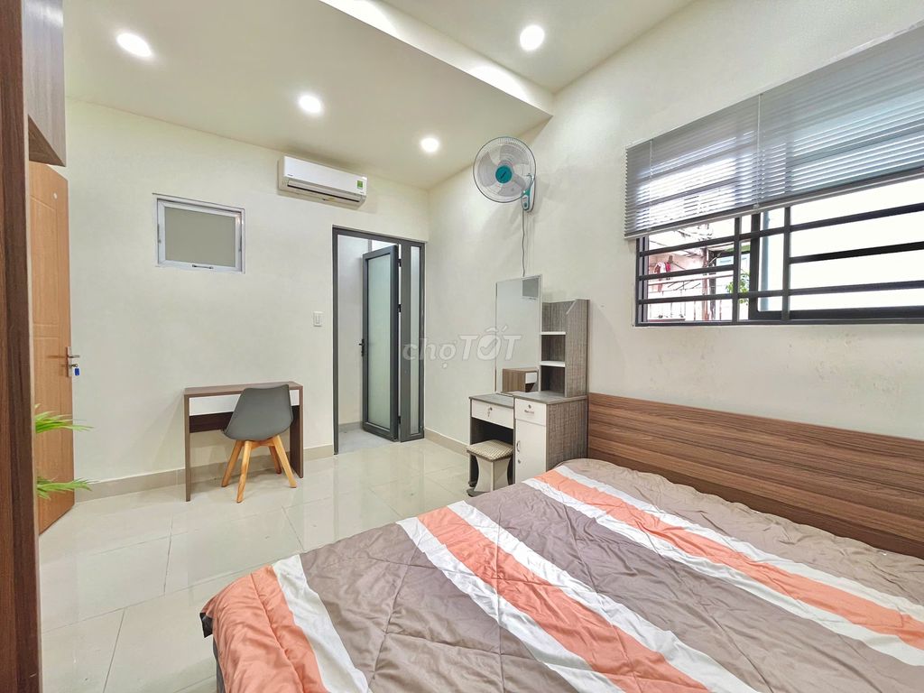 Room 1 Bạch Đằng Tân Bình, large living room, full interior.