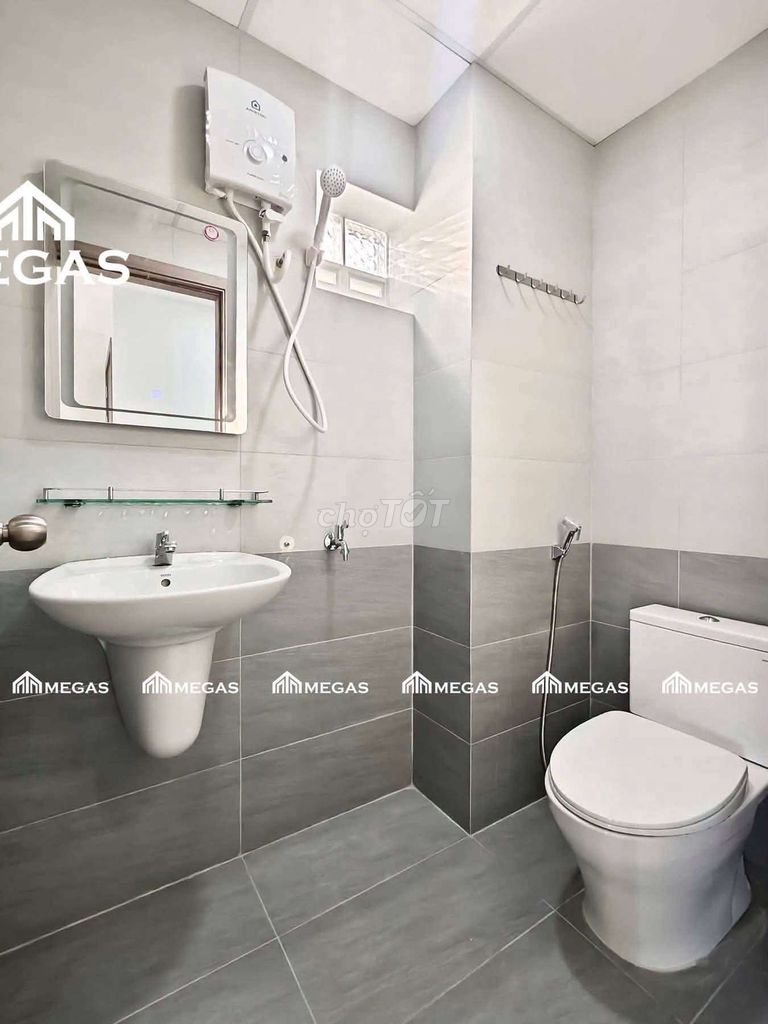 Two super wide bedrooms right in the center of Tân Bình.