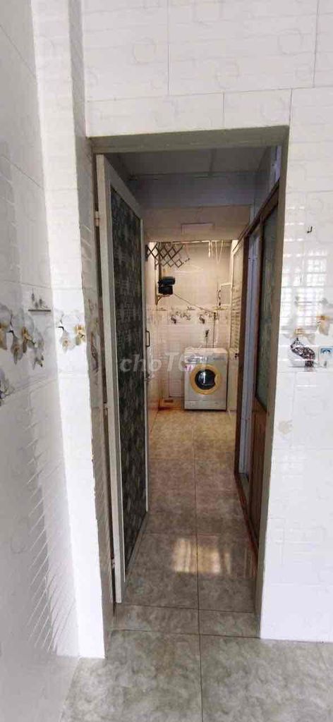 Rent an alleyhouse/ backway 12-16.